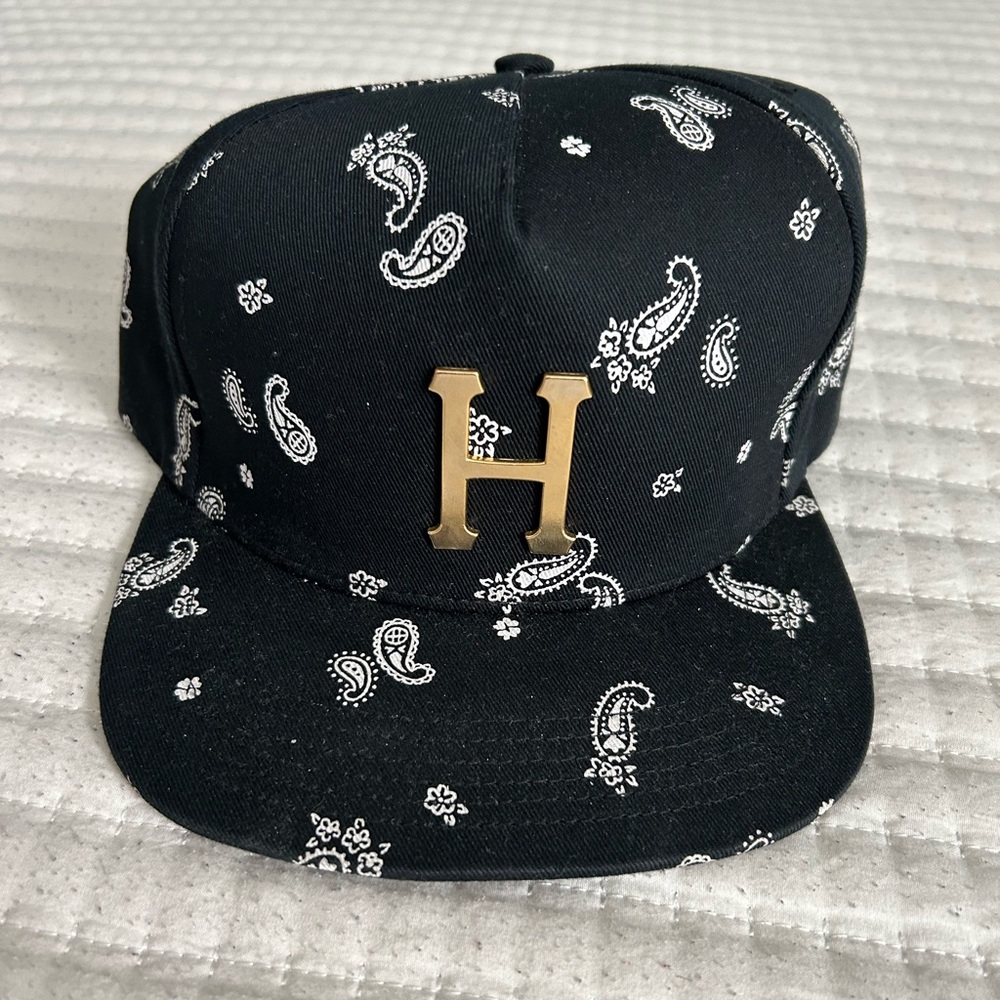 HUF bandana hat